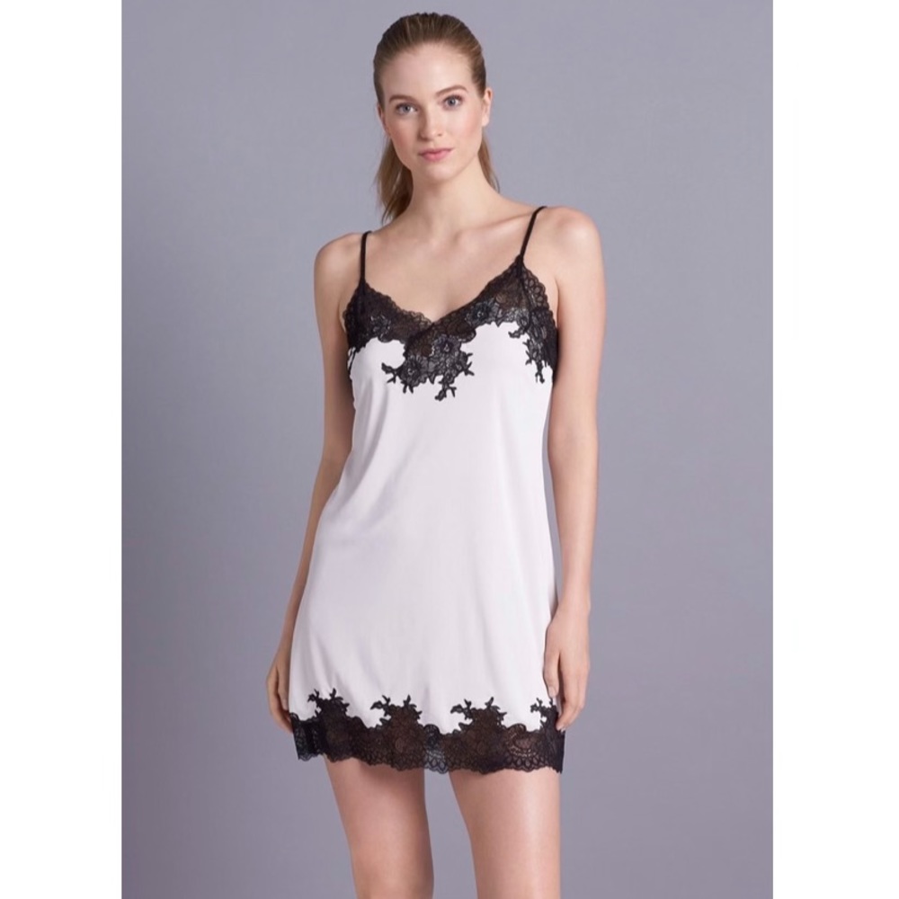 NWT Natori Enchant Lace Trim Chemise (Ivory/ Black)